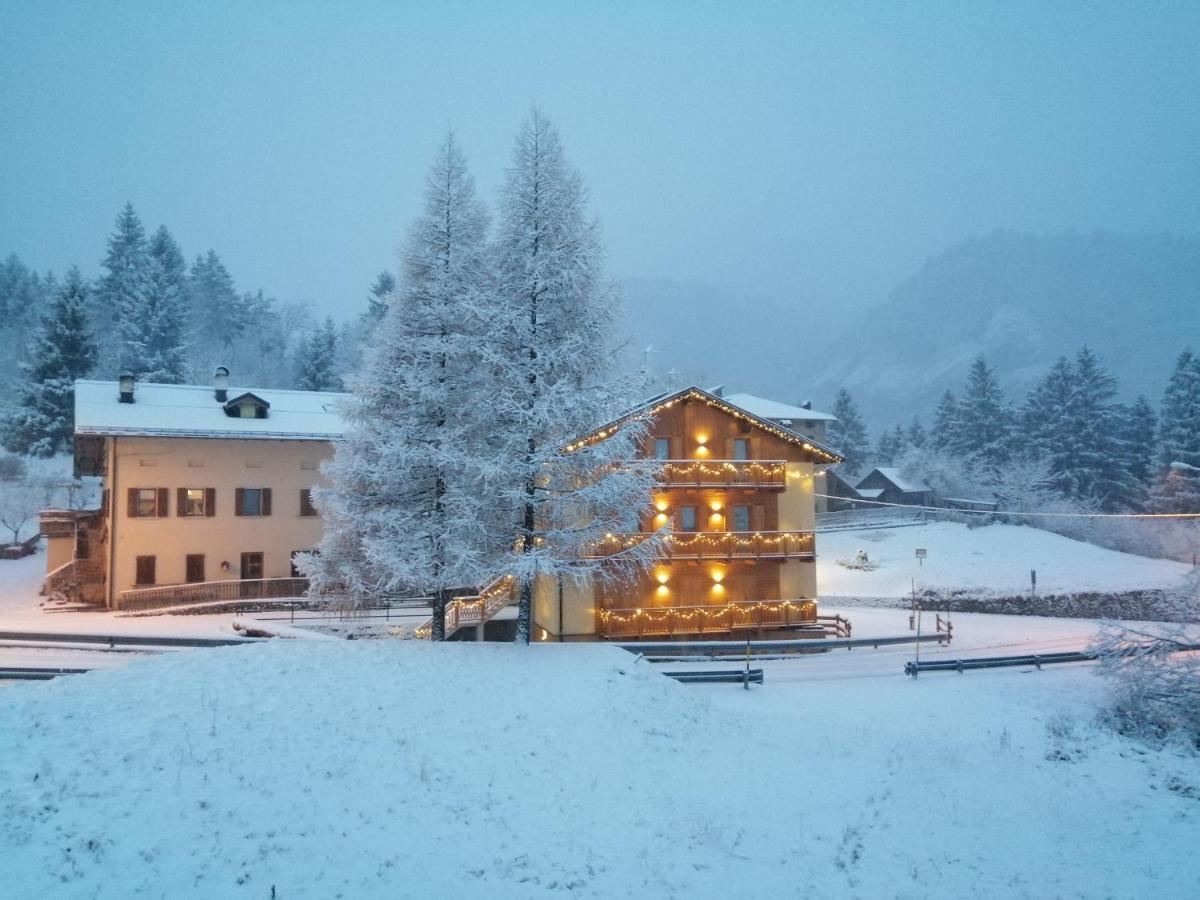 فندق Ai Larici Perarolo di Cadore المظهر الخارجي الصورة